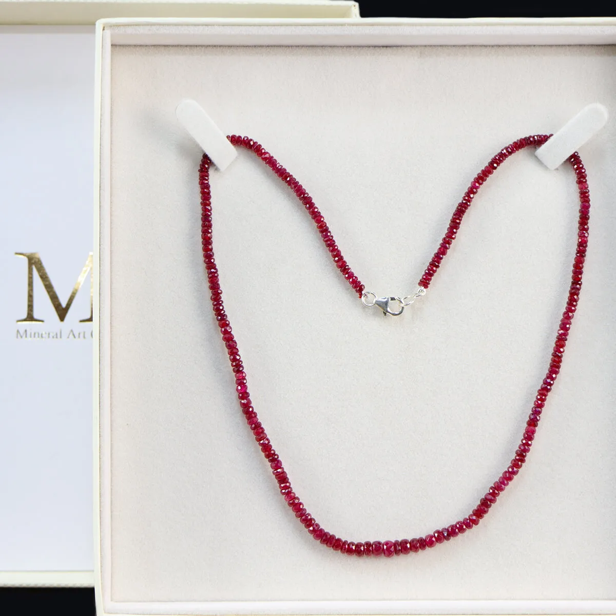 Raffinato Collier di Rubini "Sangue di Piccione" da 75 ct.