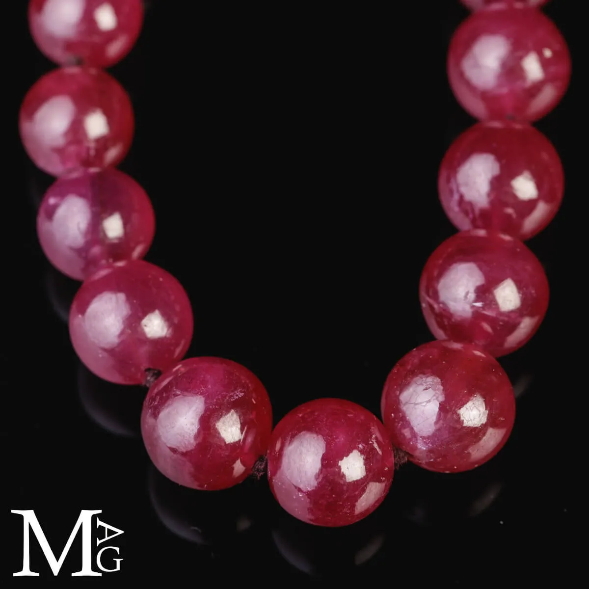 Collier di Rubini "Sangue di Piccione" da 540 Carati.