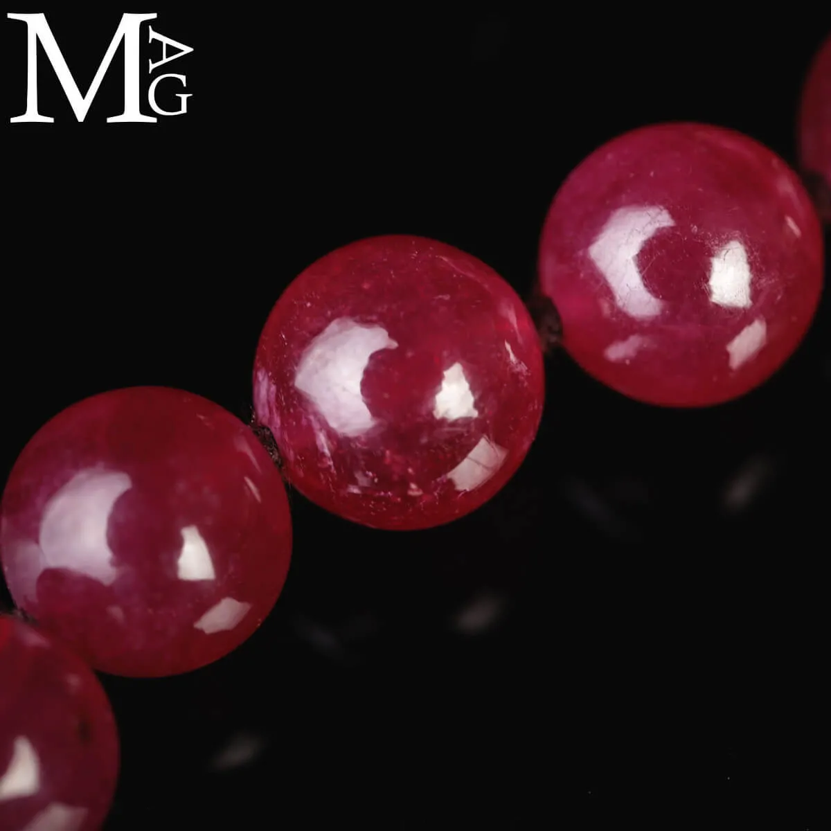 Collier di Rubini "Sangue di Piccione" da 540 Carati.