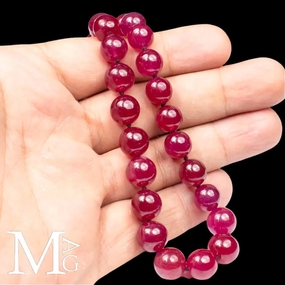 Collier di Rubini "Sangue di Piccione" da 540 Carati.