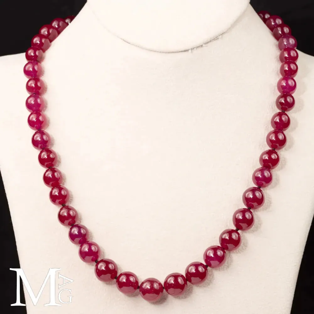Collier di Rubini "Sangue di Piccione" da 540 Carati.