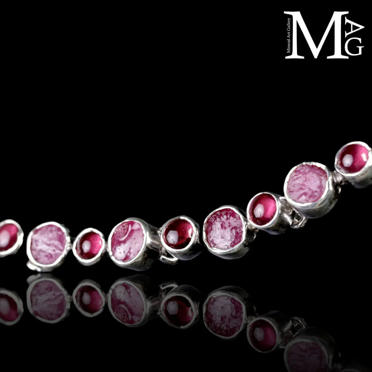 Collier in argento 925 con rubini – Equilibrio di luce e materia