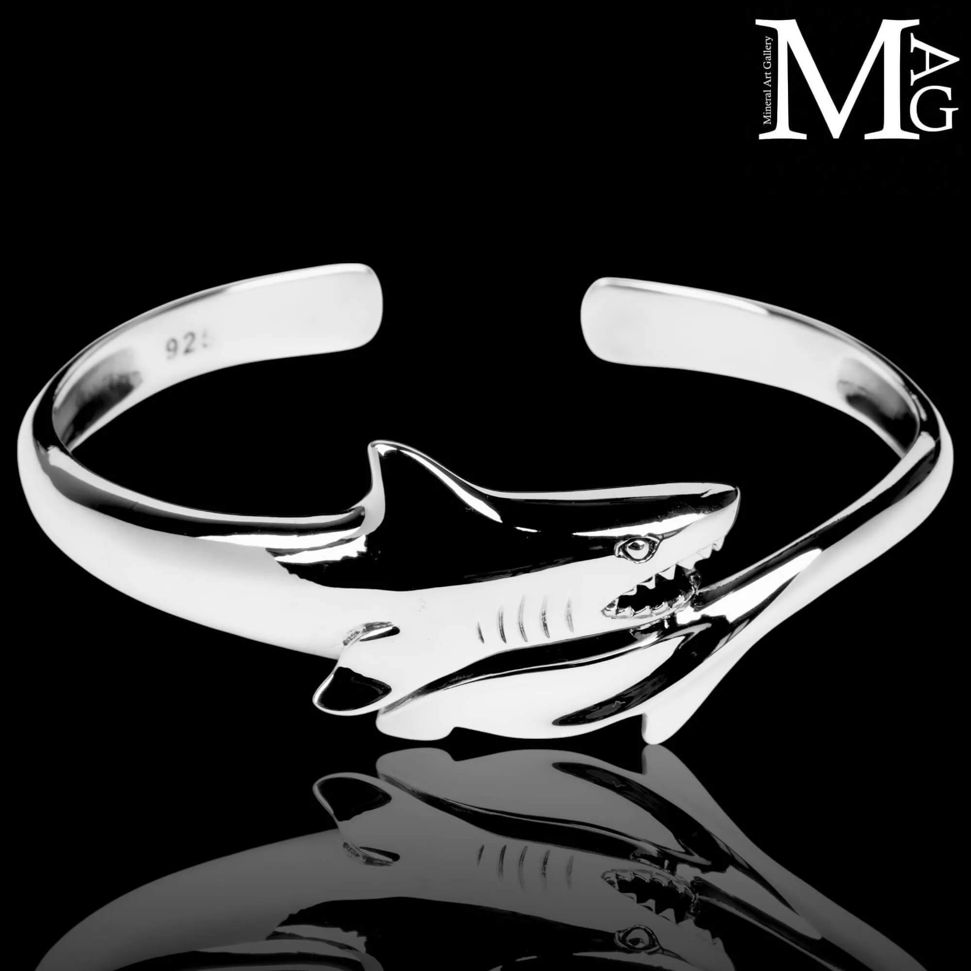 Bracciale in argento 925 – Squalo in attacco