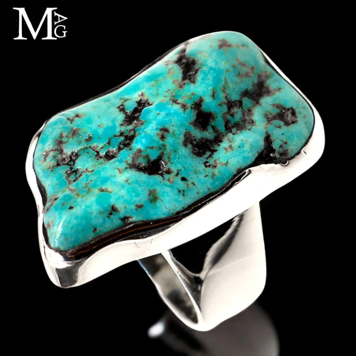 Anello in argento con turchese del Tibet.