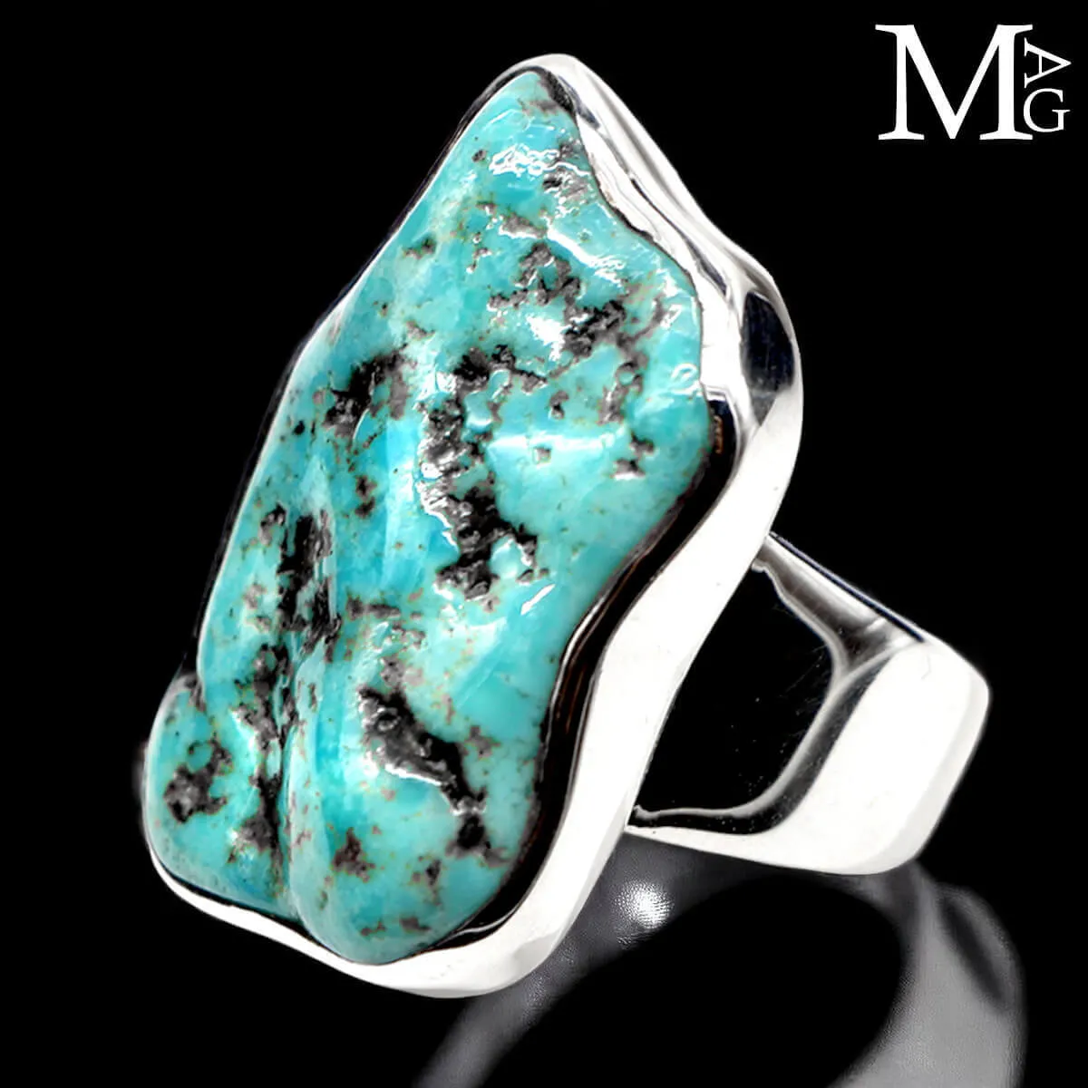 Anello in argento con turchese del Tibet.