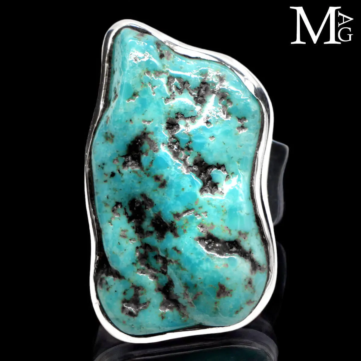 Anello in argento con turchese del Tibet.