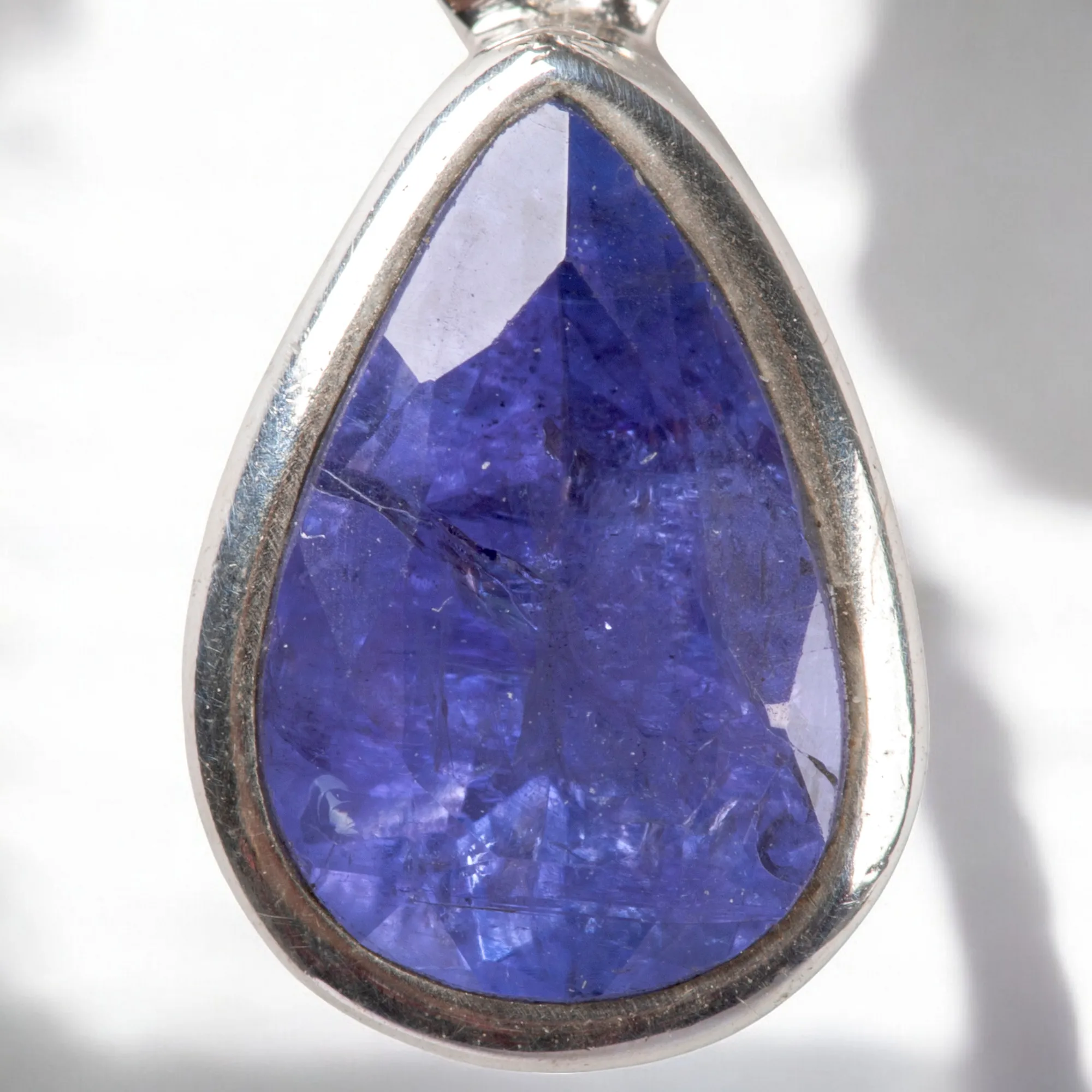 Ciondolo in Argento con Tanzanite Taglio a Goccia.