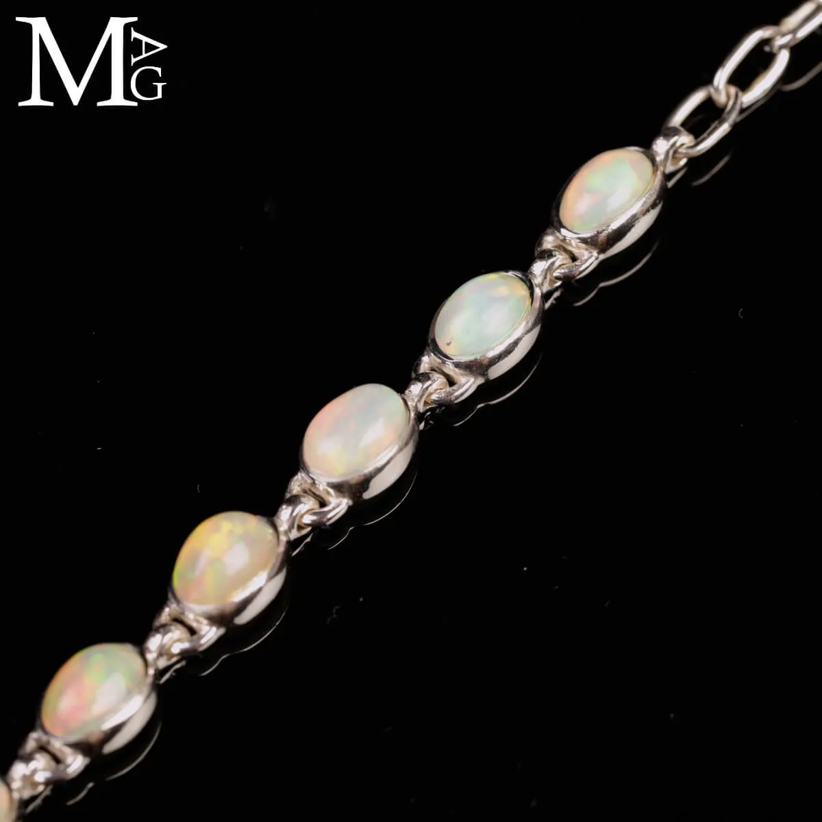 Bracciale in Argento con Gemme di Opale Etiope.