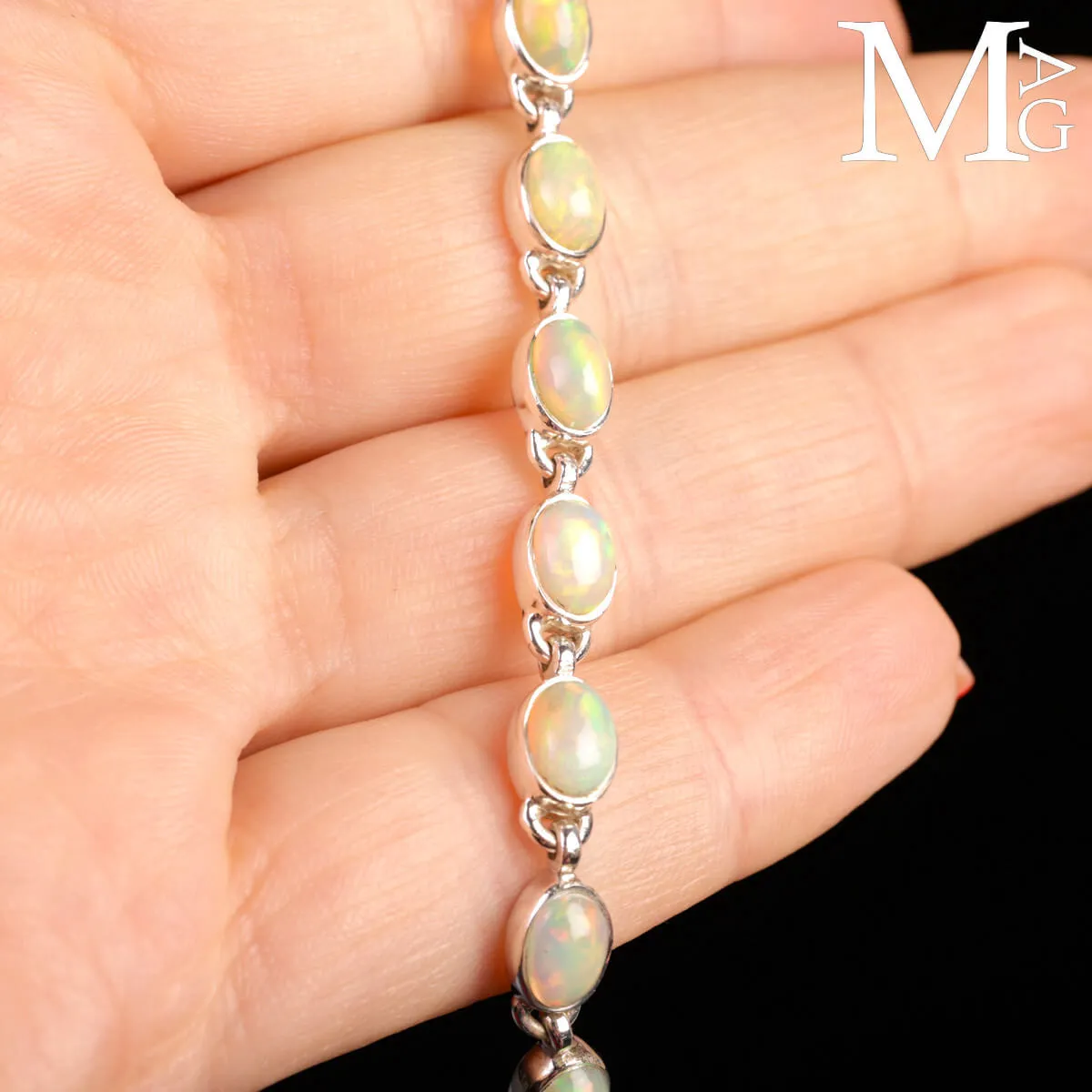 Bracciale in Argento con Gemme di Opale Etiope.