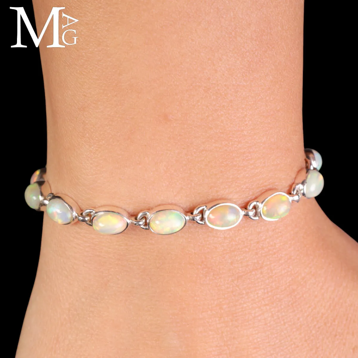 Bracciale in Argento con Gemme di Opale Etiope.
