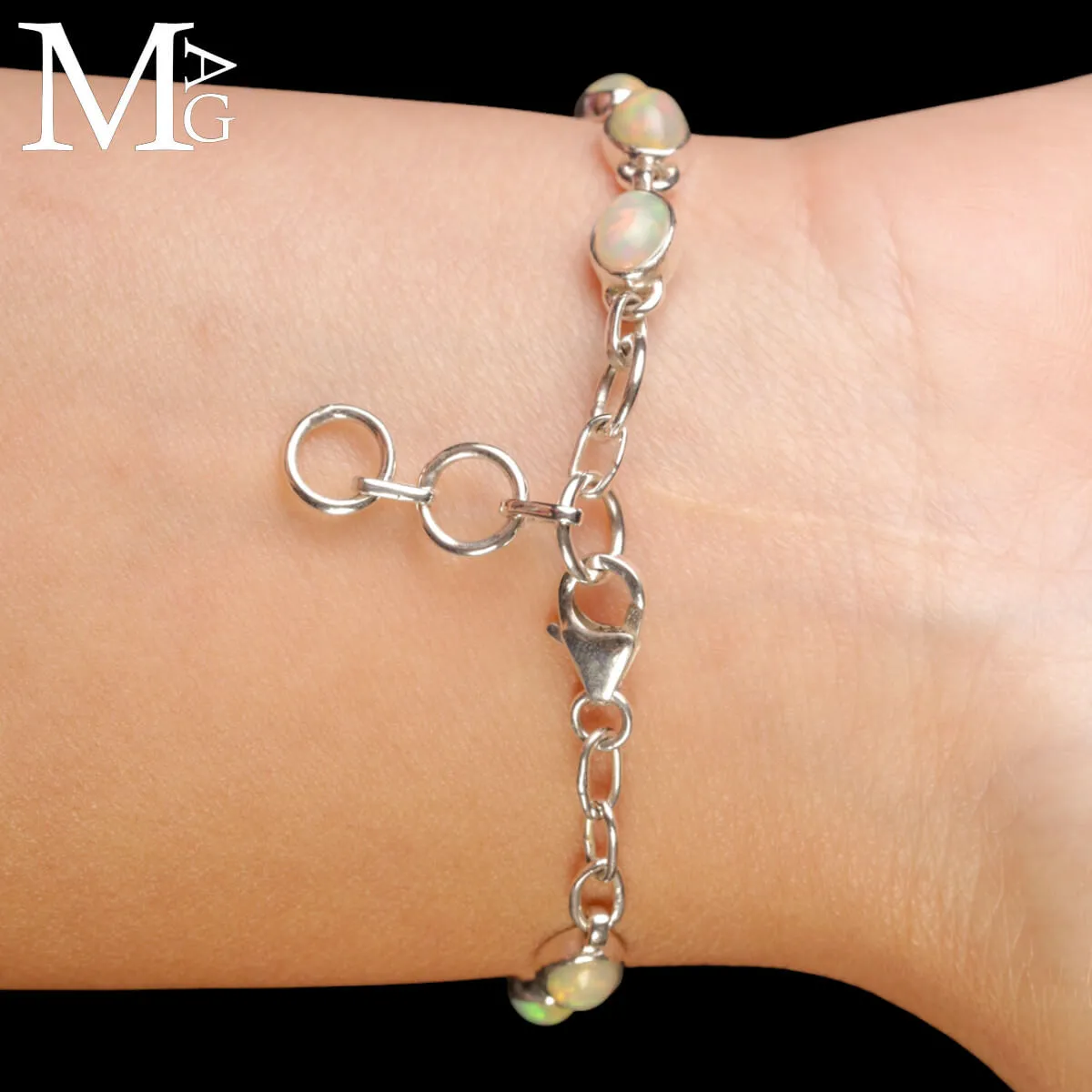 Bracciale in Argento con Gemme di Opale Etiope.