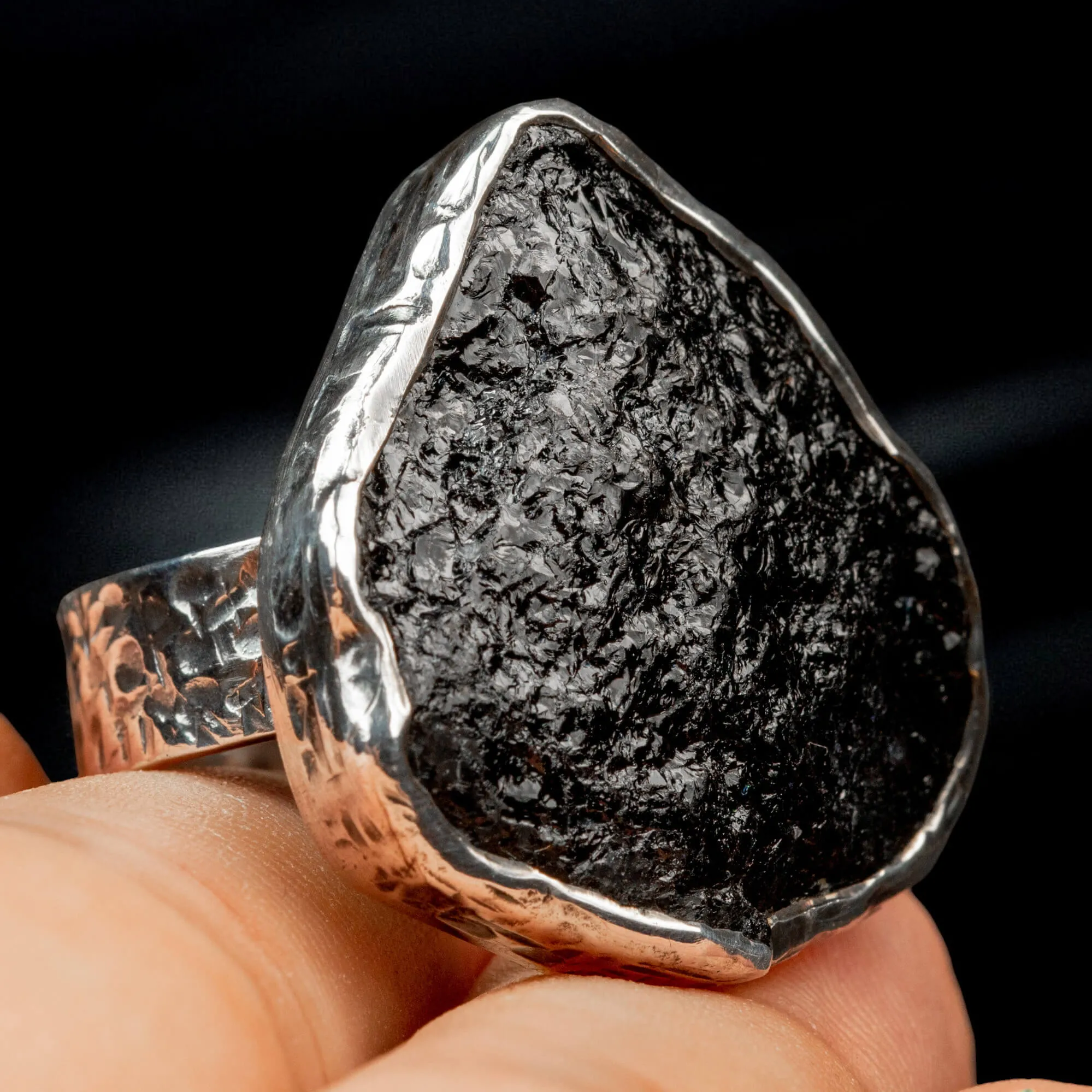 Anello con Tormalina Nera, protezione Naturale.