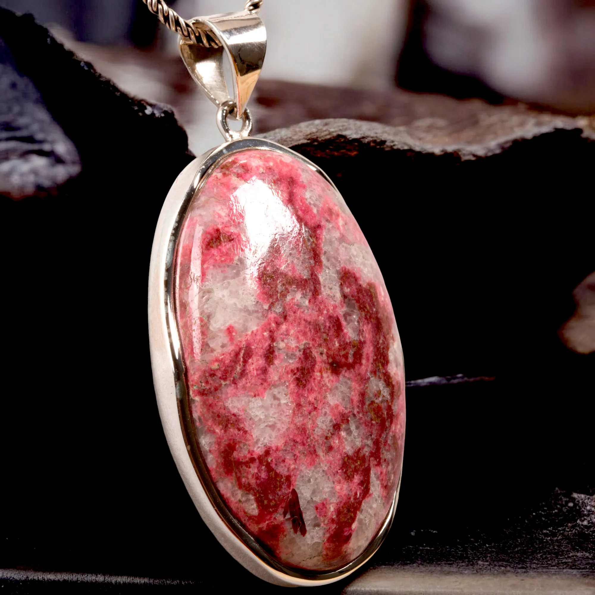 Ciondolo in Argento con Cabochon di Tulite Norvegese.