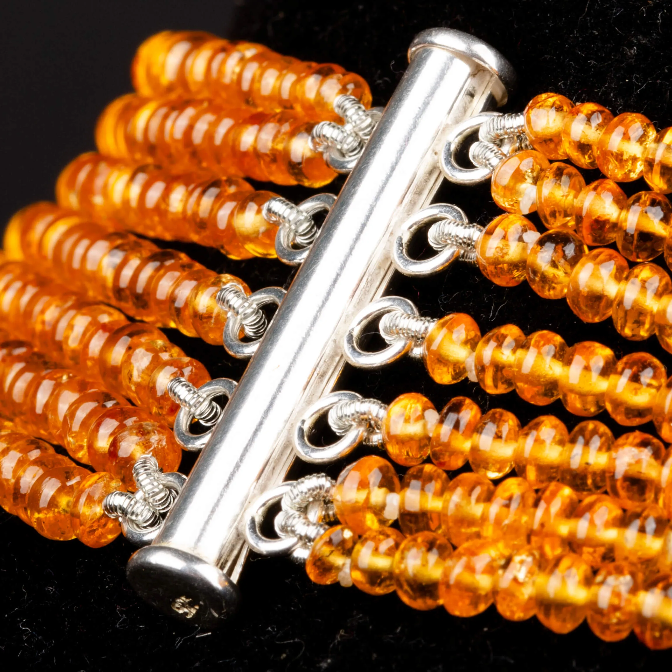 Collier in Zaffiri Arancioni – 760 Carati di Luminosità Solare