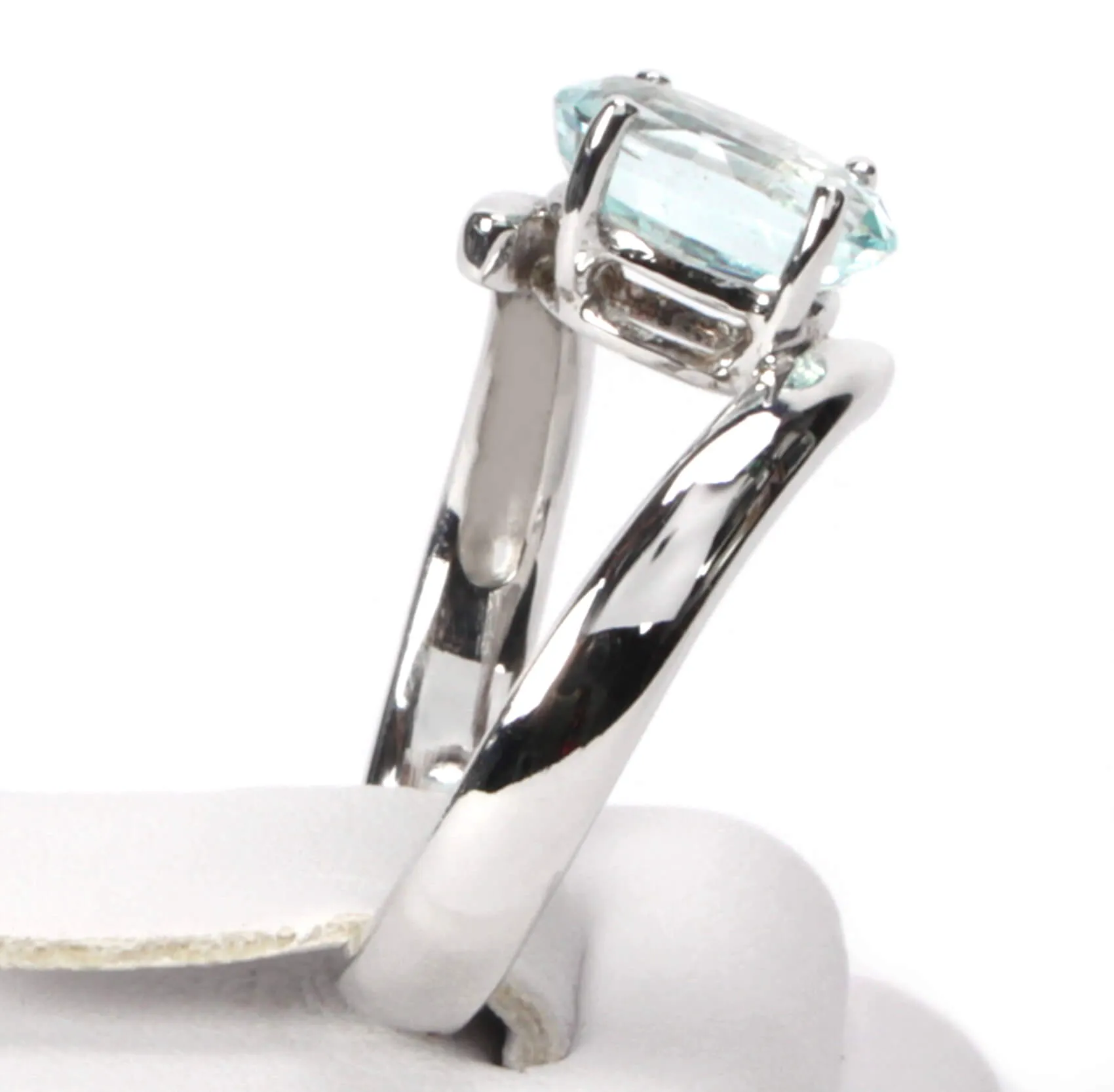 Anello Oro Bianco Acquamarina