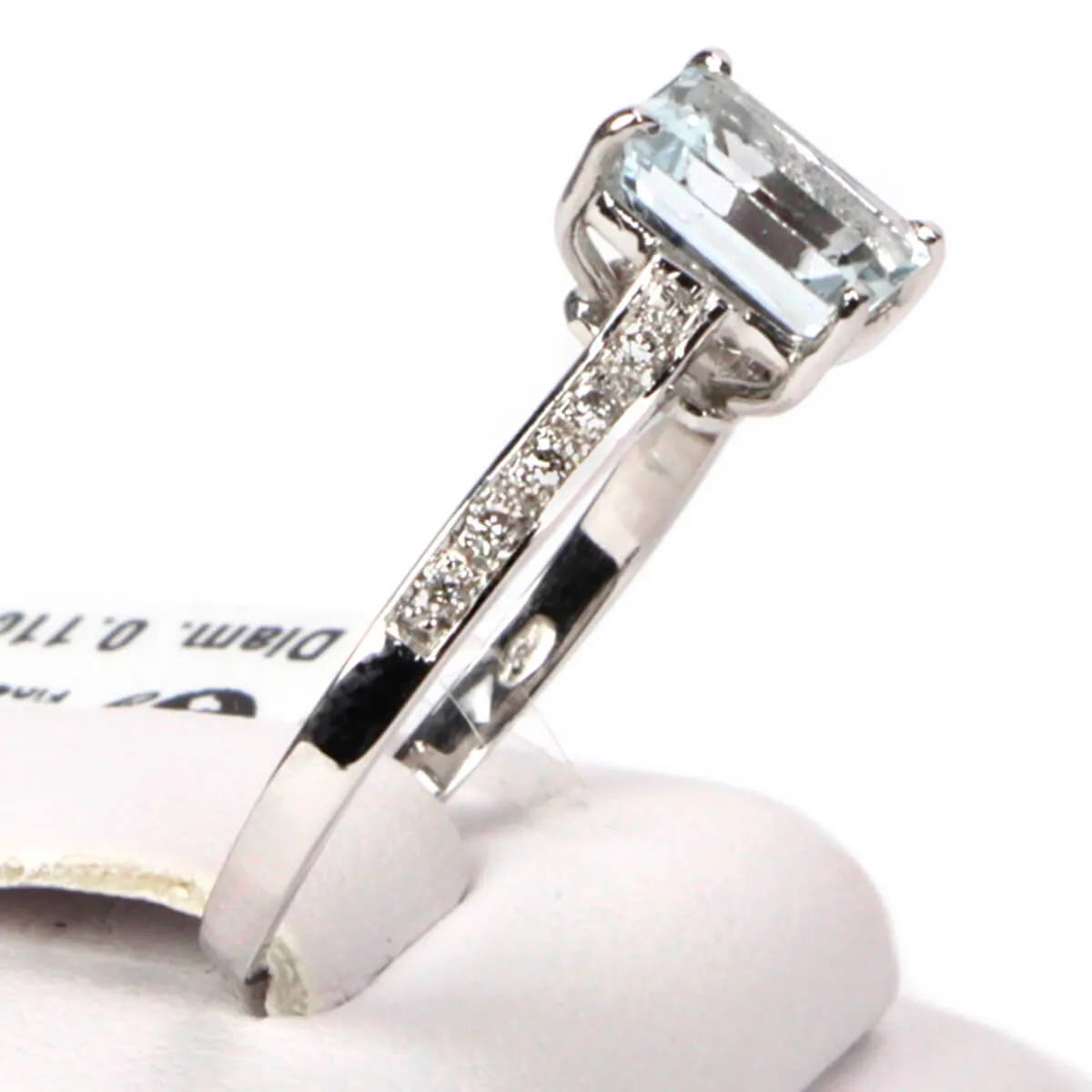 Anello Oro Bianco Acquamarina e Diamanti