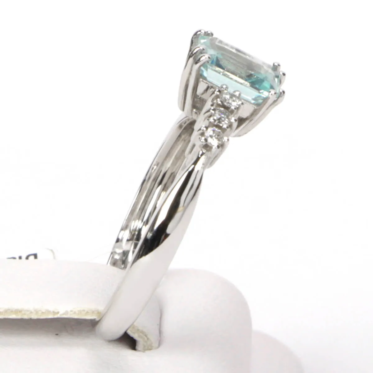 Anello Oro Bianco Acquamarina e Diamanti