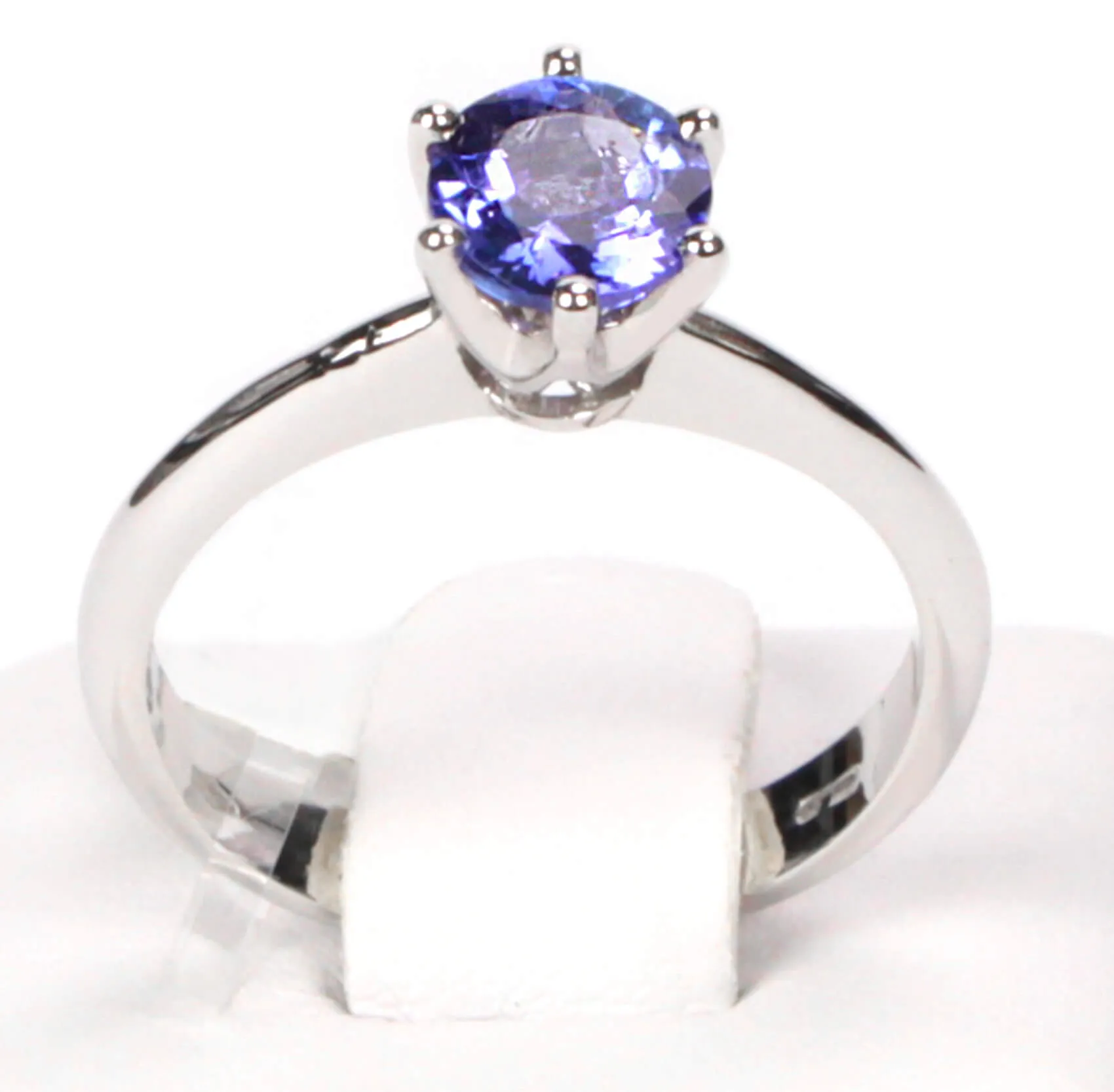Anello Oro Bianco Tanzanite