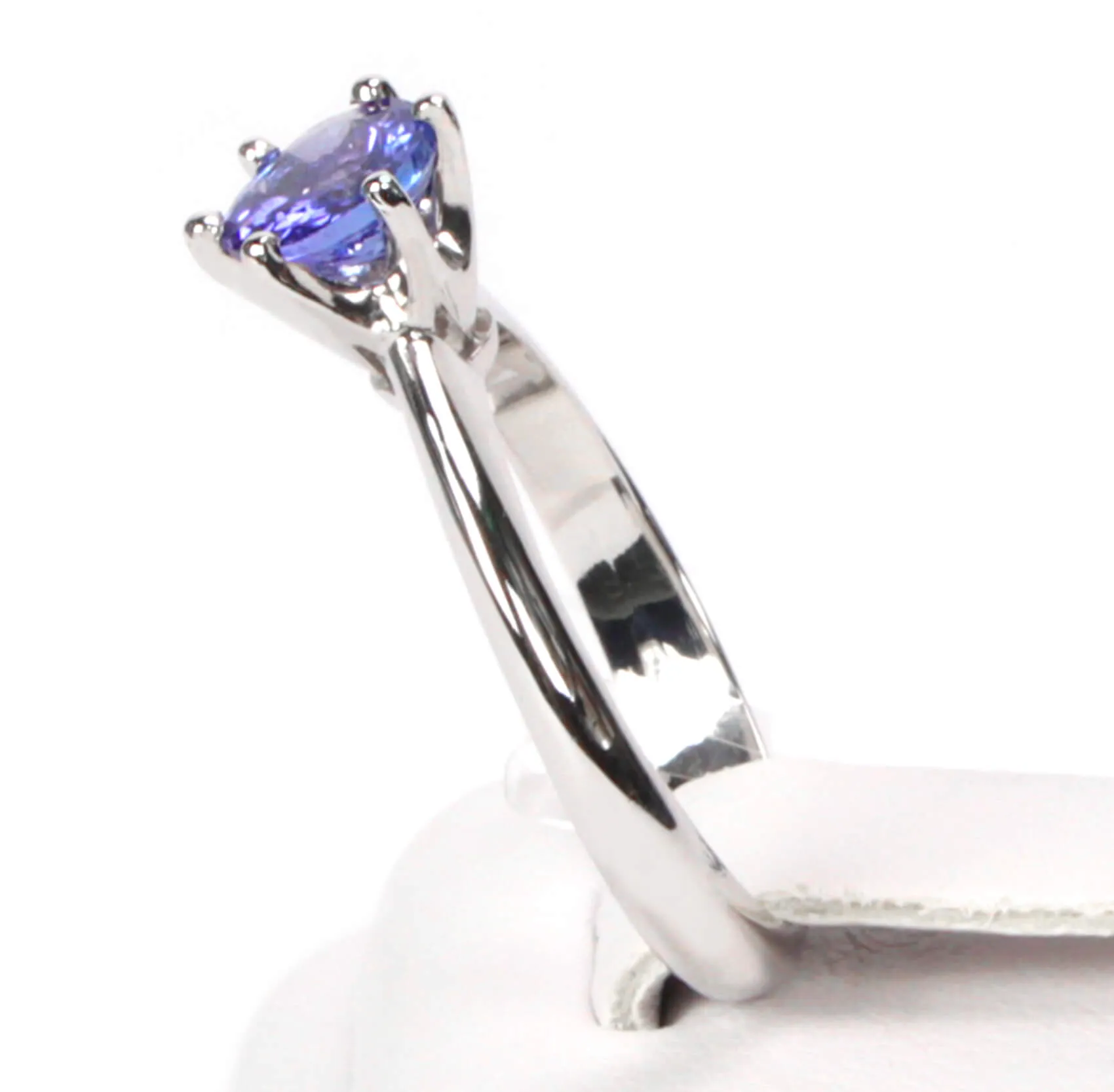 Anello Oro Bianco Tanzanite