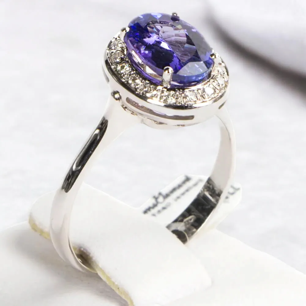 Anello Oro Bianco Tanzanite e Diamanti