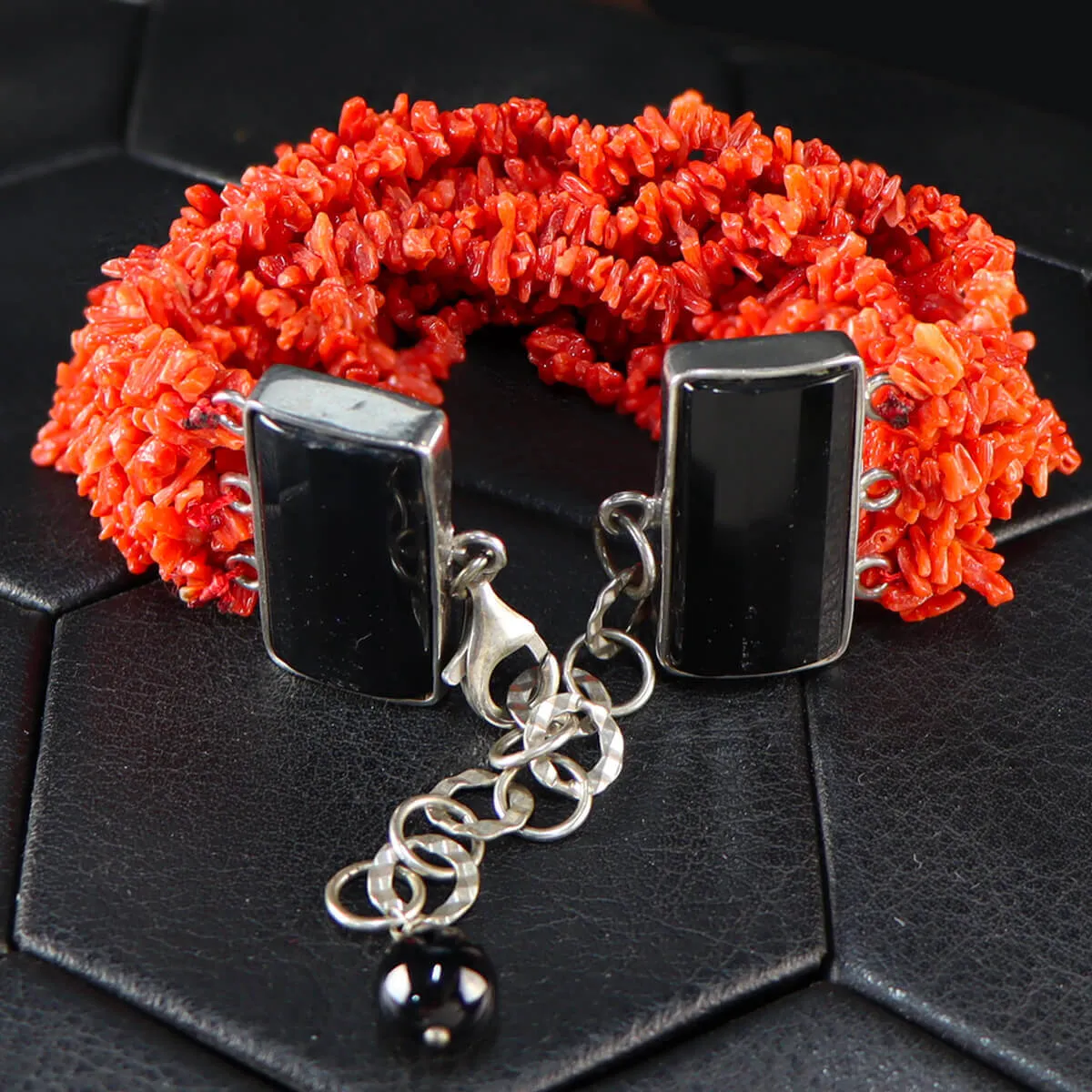 Bracciale con Corallo e Onice