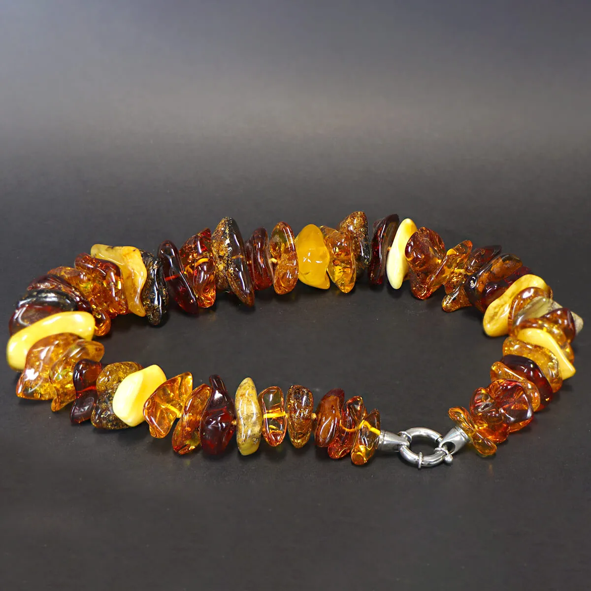 Collana con Ambra Baltica