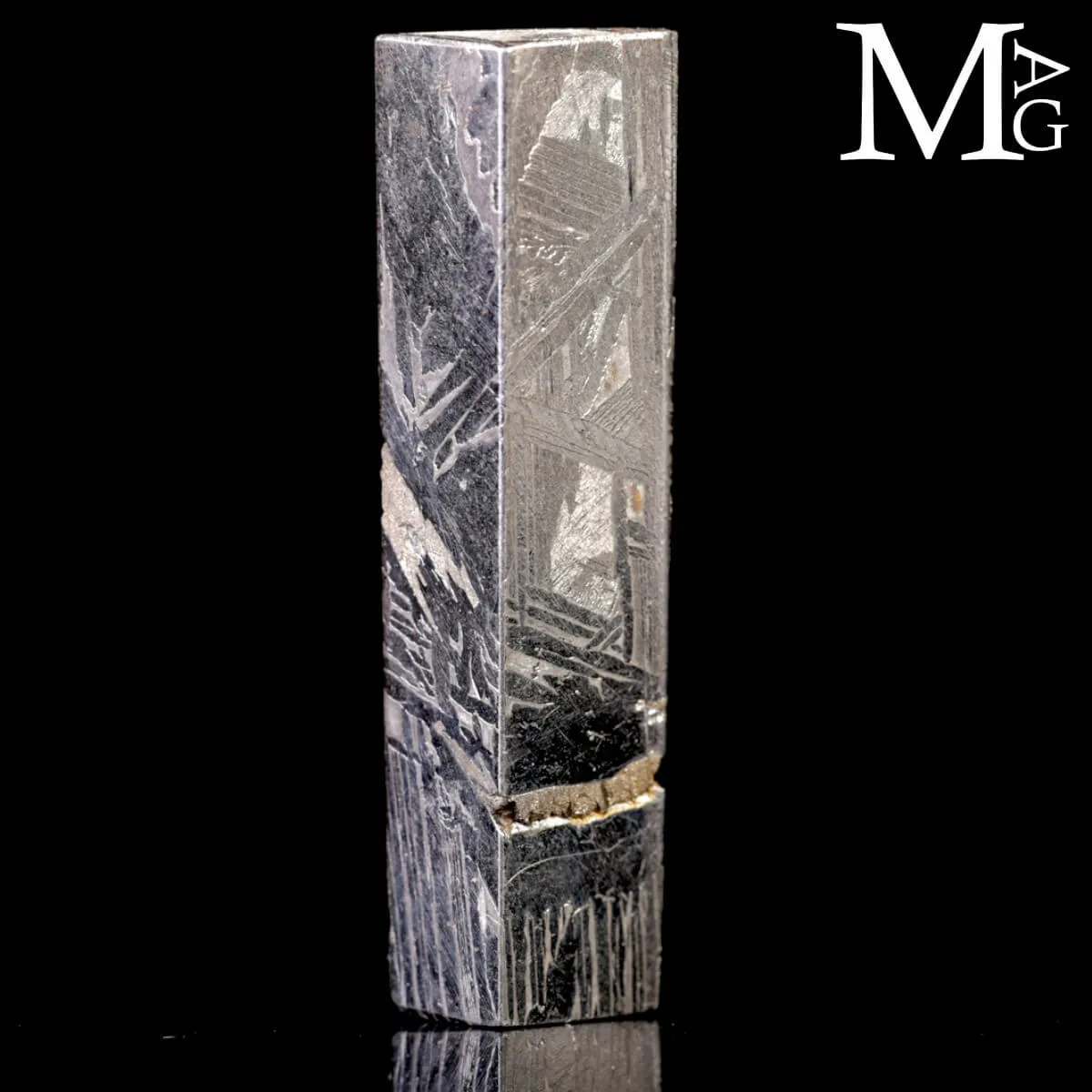 Meteorite Aletai – Sezione lucidata con trame Widmanstätten.