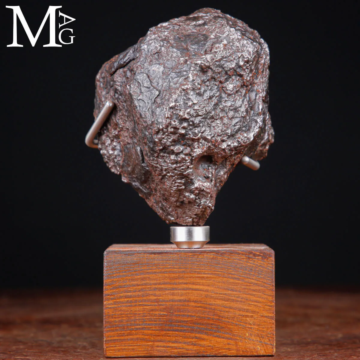 Meteorite Campo del Cielo – Scultura Cosmica su Base d’Autore