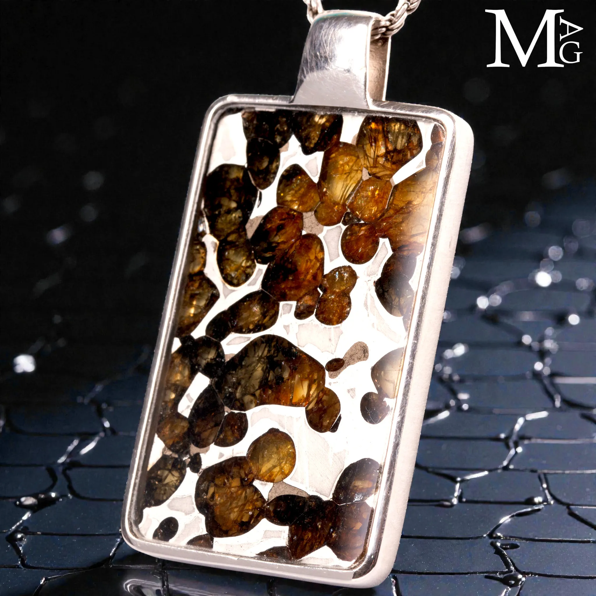 Ciondolo in Argento con Meteorite Pallassite di Fukang