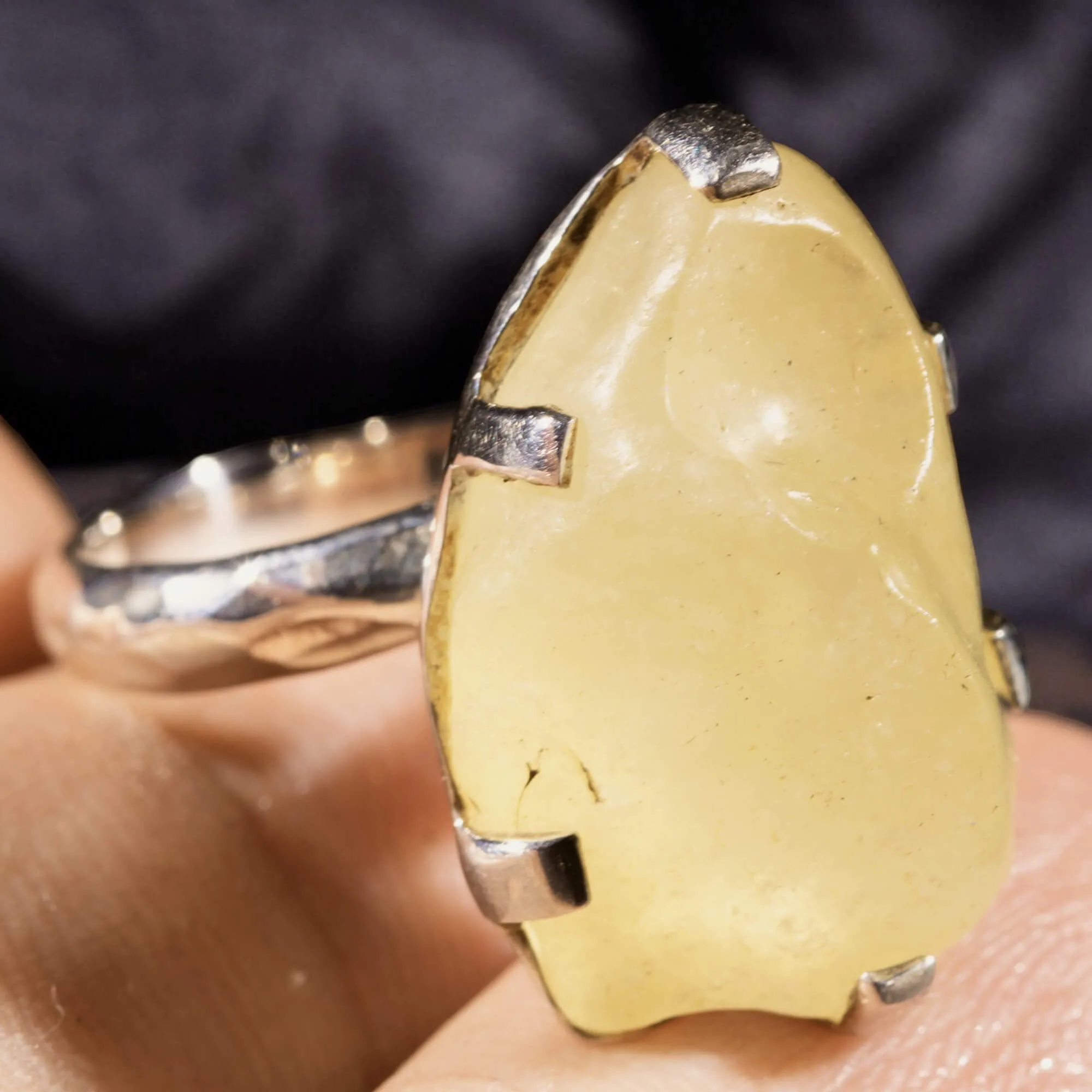 Anello in Argento con Gemma di Vetro Libico.