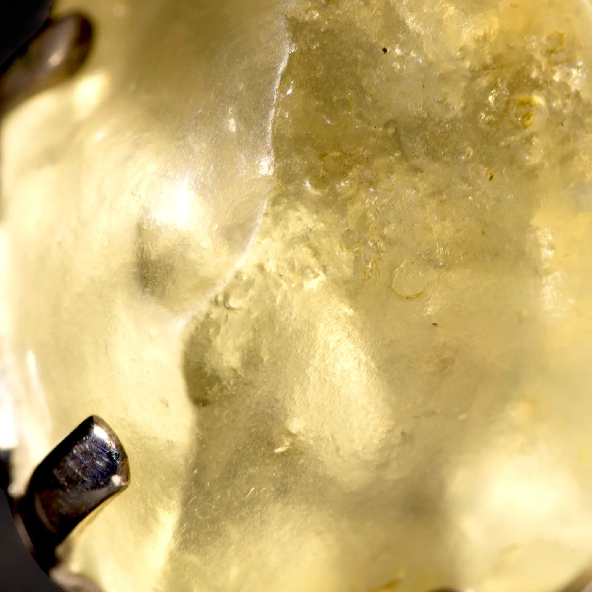 Anello in Argento con Vetro Libico del Deserto.