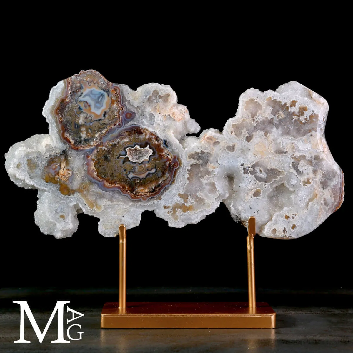 Sezione di Geode in Agata e Quarzo con Base Metallica