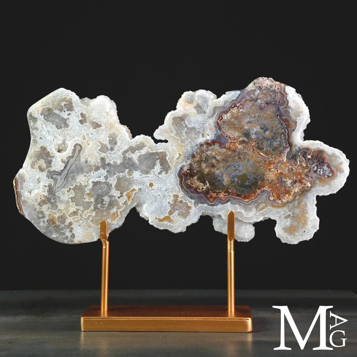 Sezione di Geode in Agata e Quarzo con Base Metallica