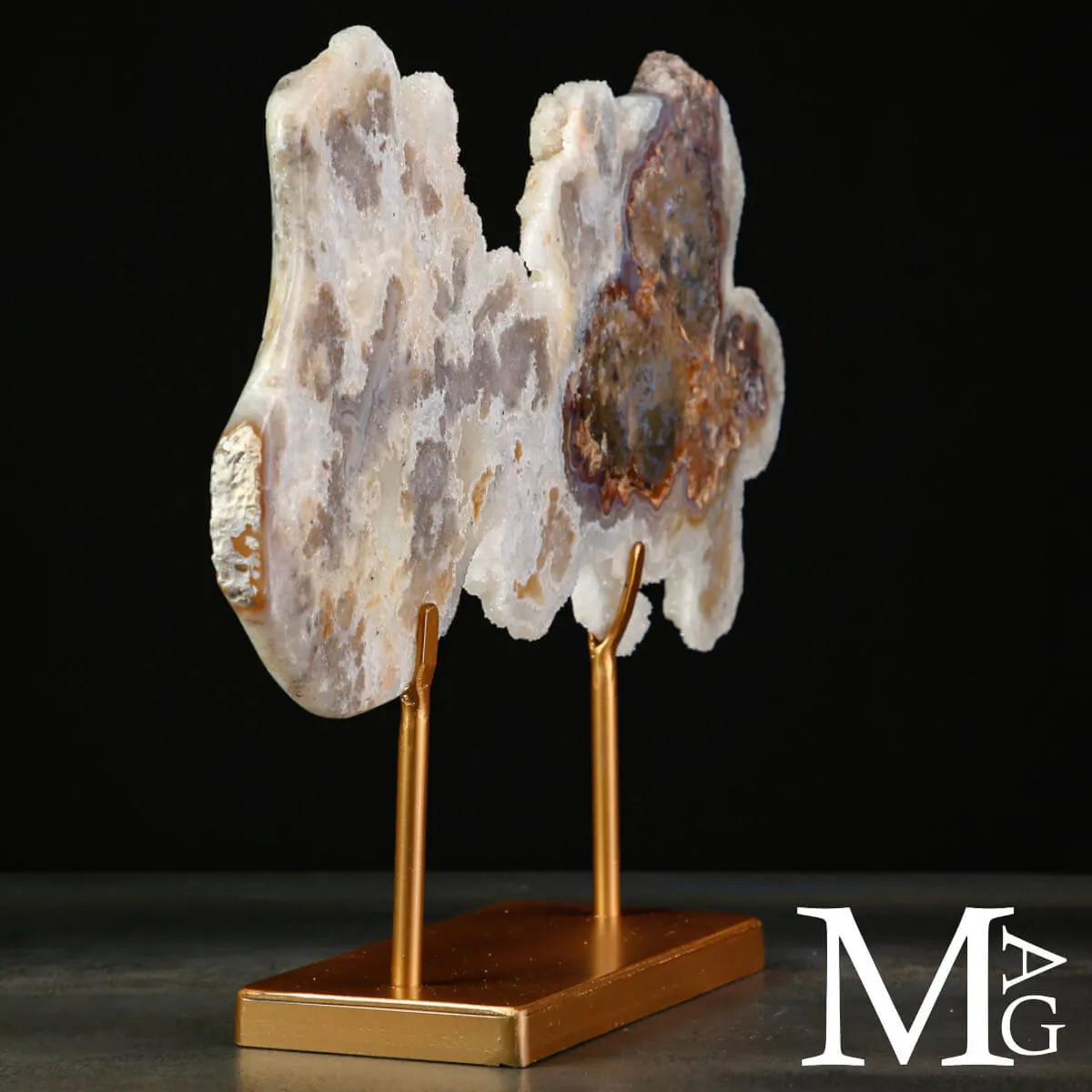 Sezione di Geode in Agata e Quarzo con Base Metallica