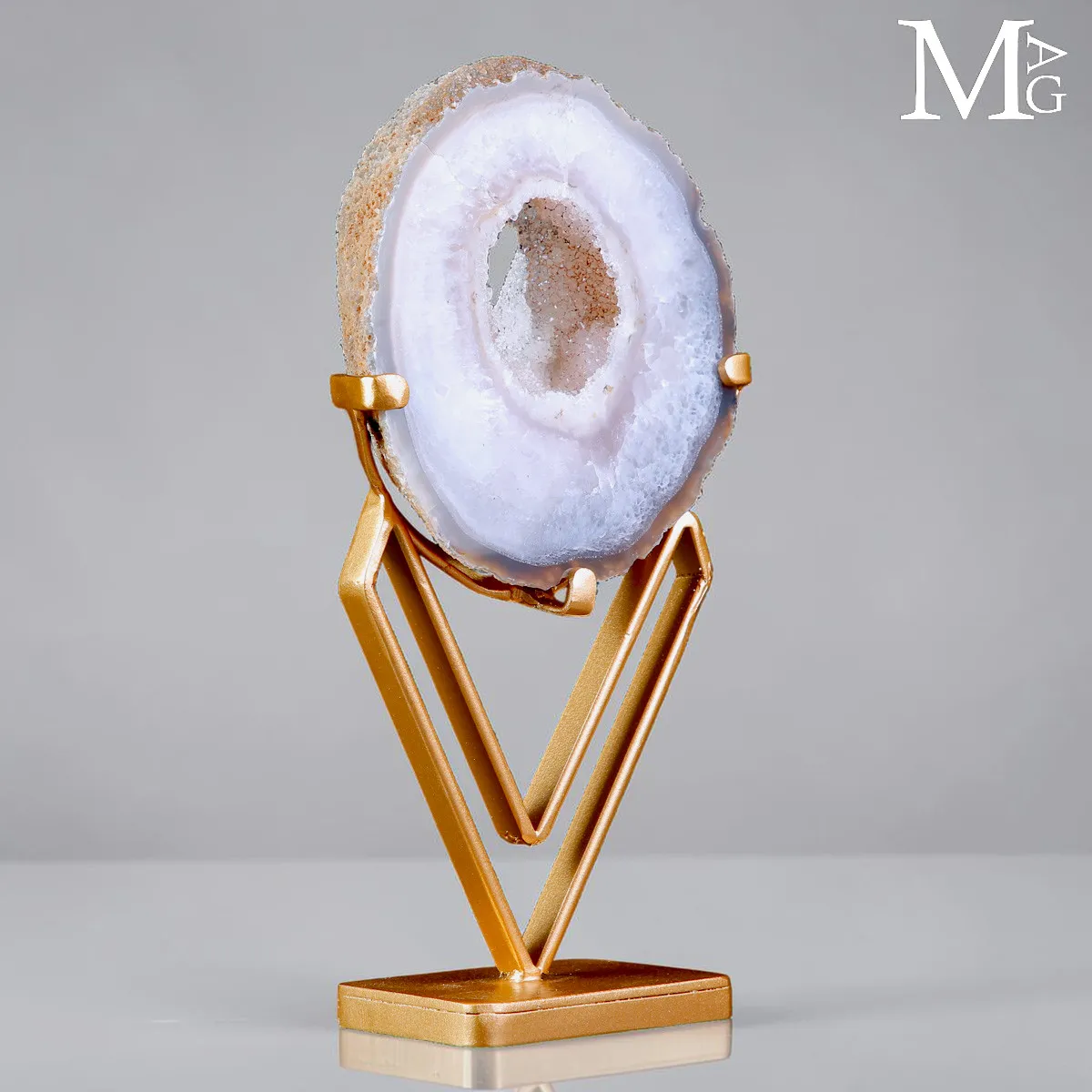 Fetta di Geode di Agata su Supporto di Design.