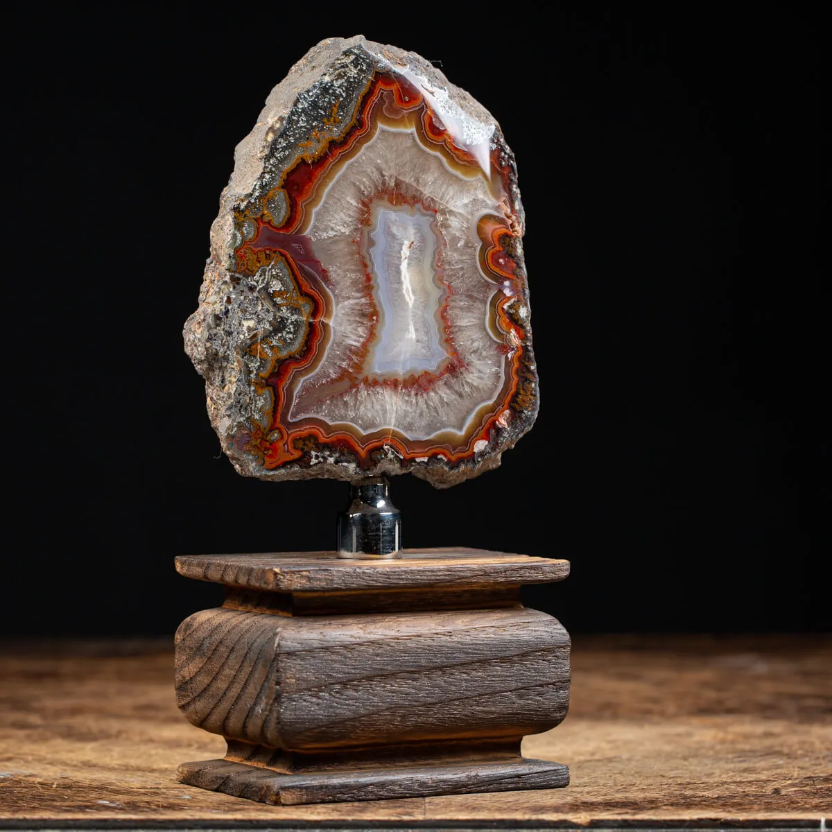 Geode Agata su Piedistallo
