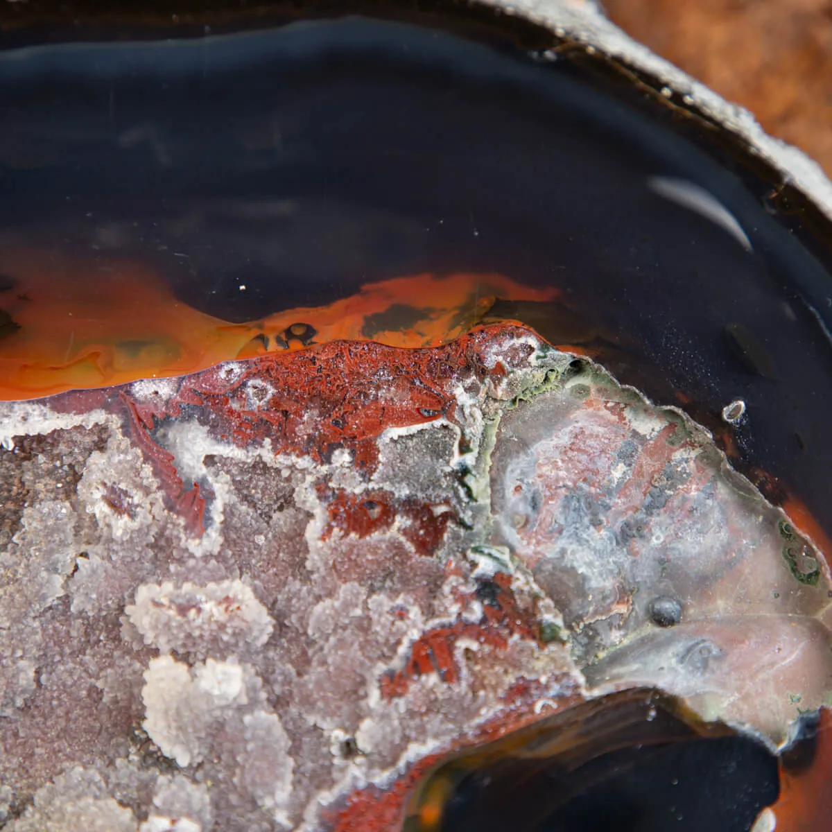 Geode Agata Sezionata su base