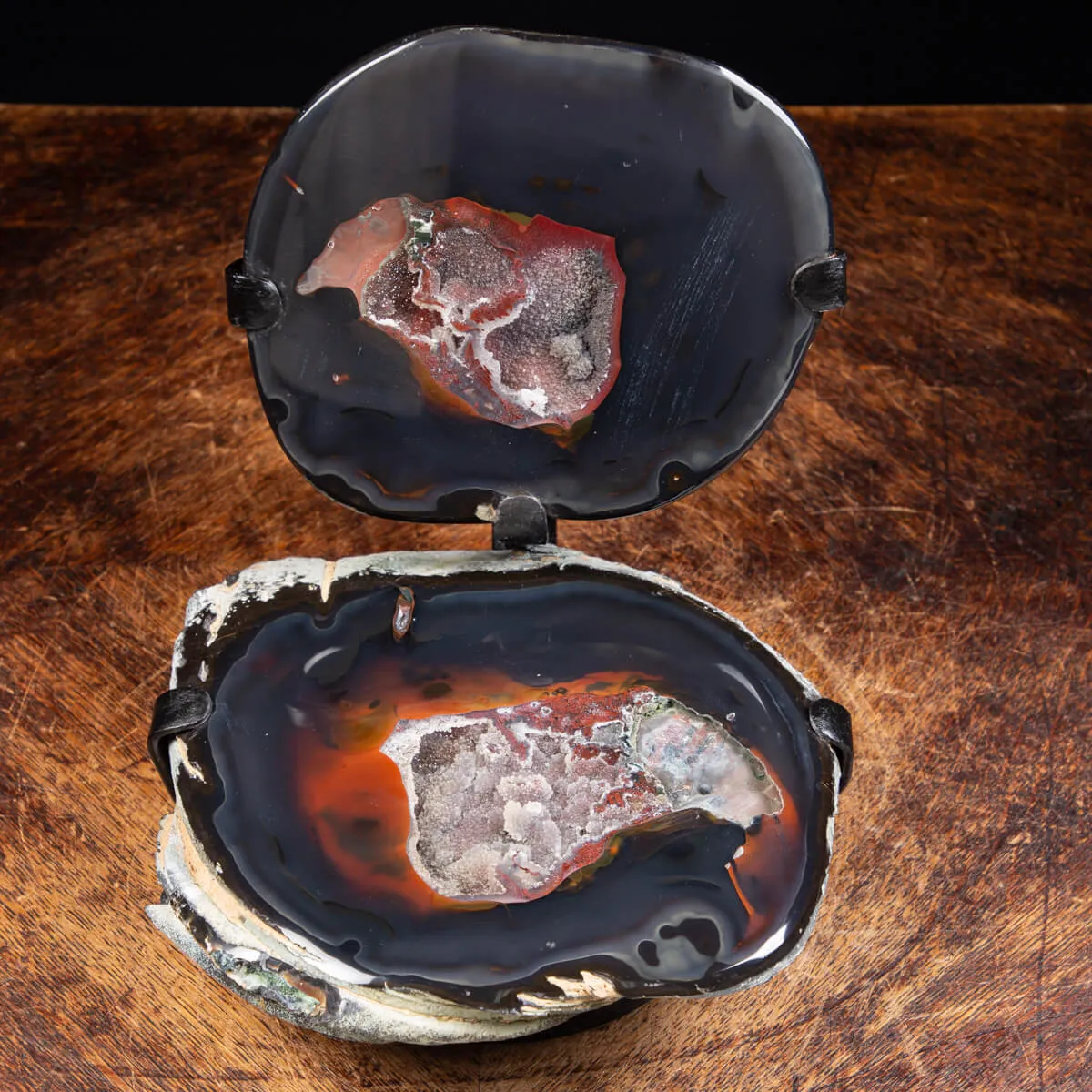 Geode Agata Sezionata su base