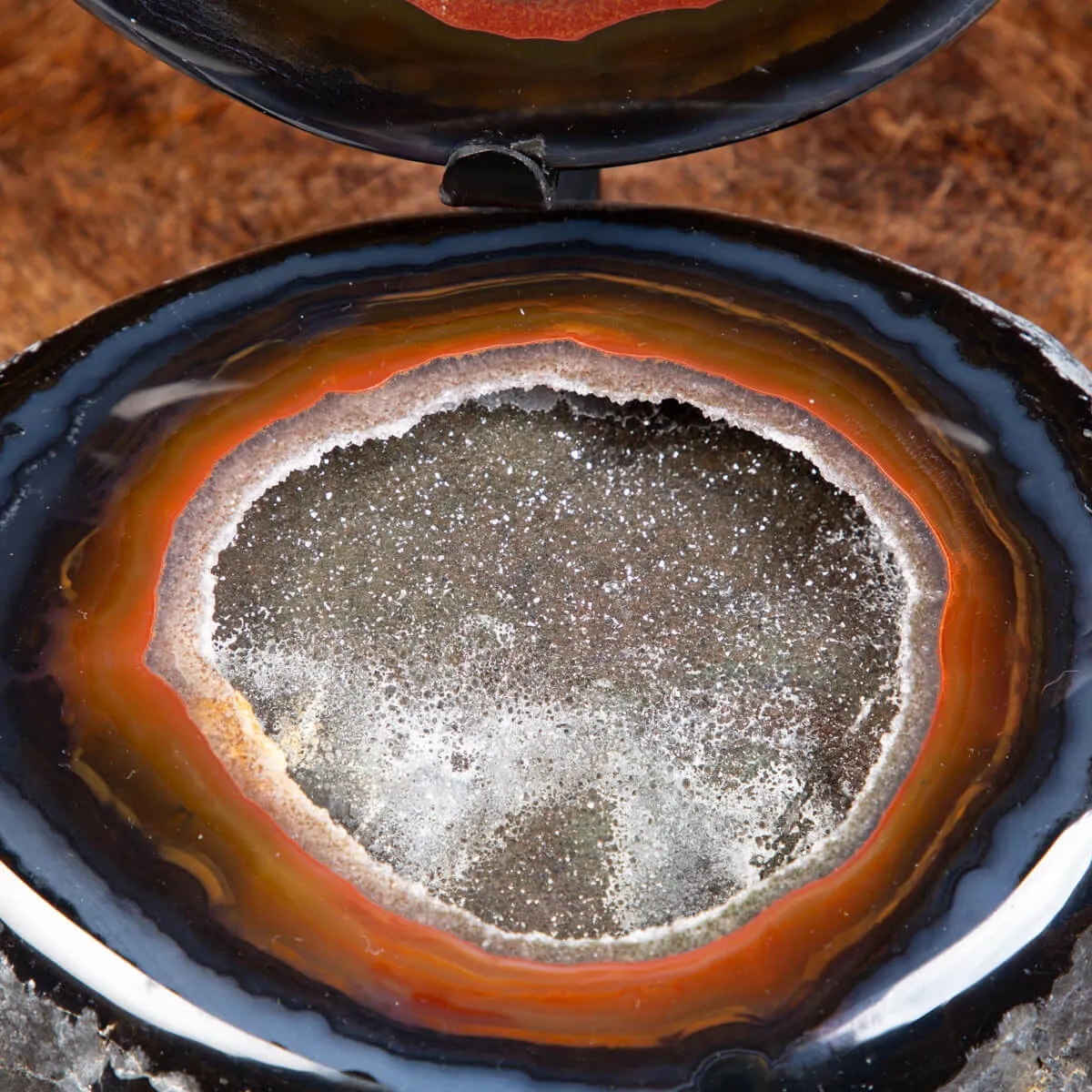 Geode Agata Sezionata su base