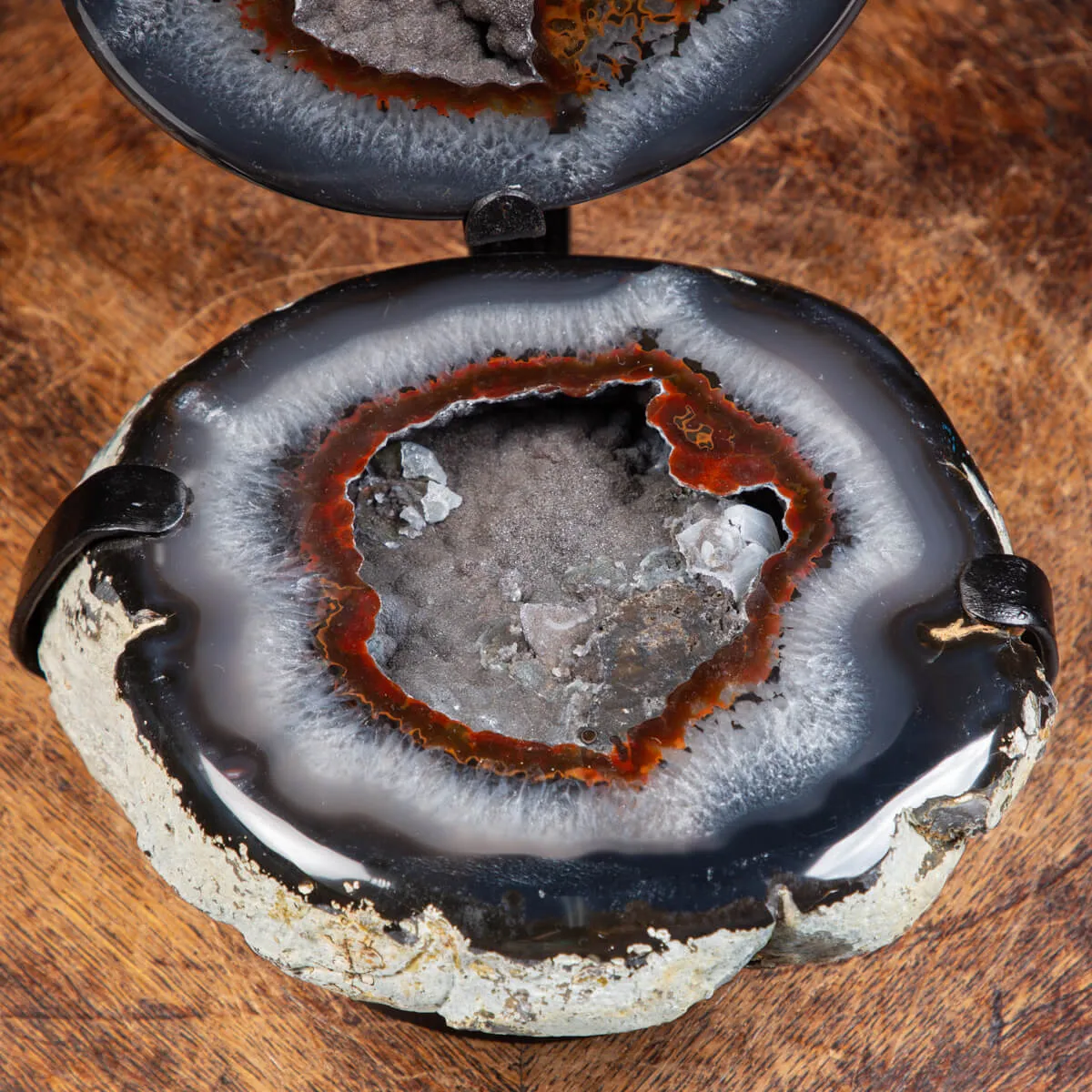 Geode Agata Sezionata su base