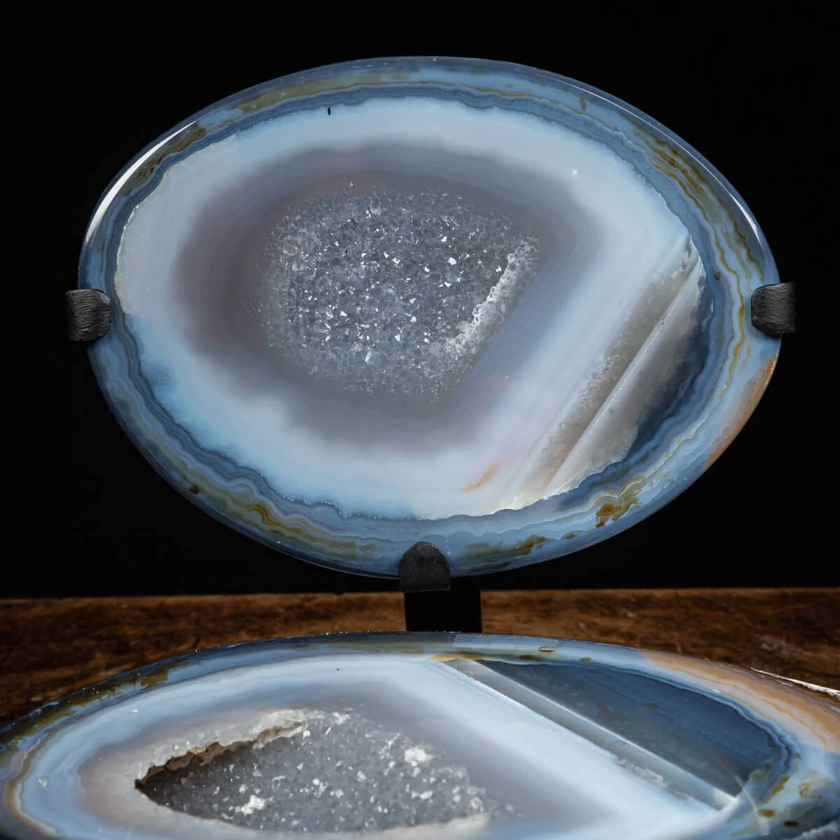 Geode Agata Sezionata Su Base