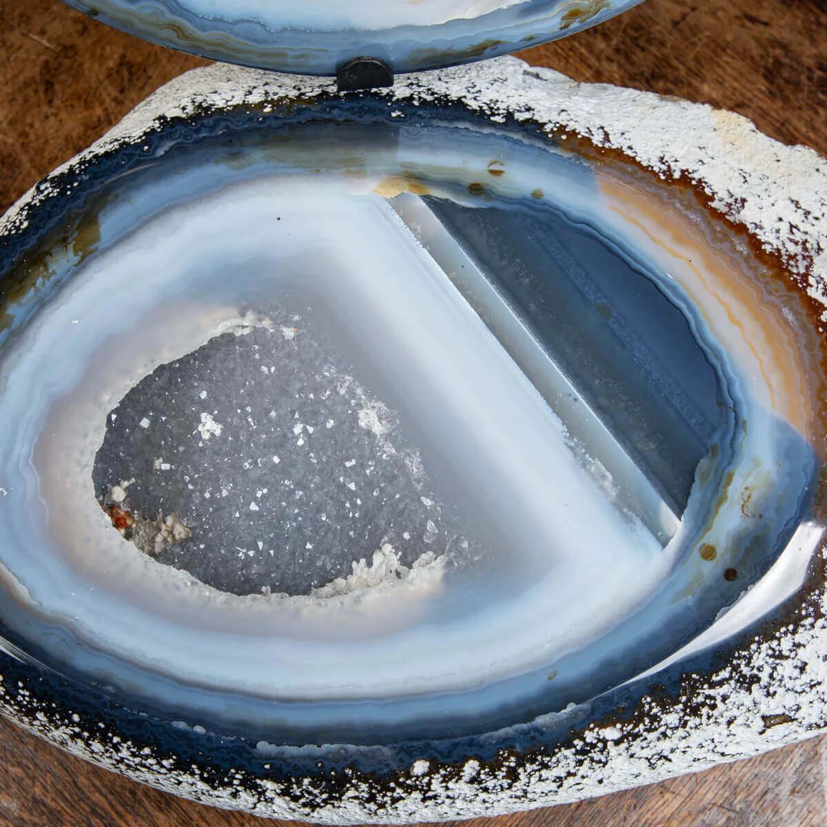 Geode Agata Sezionata Su Base