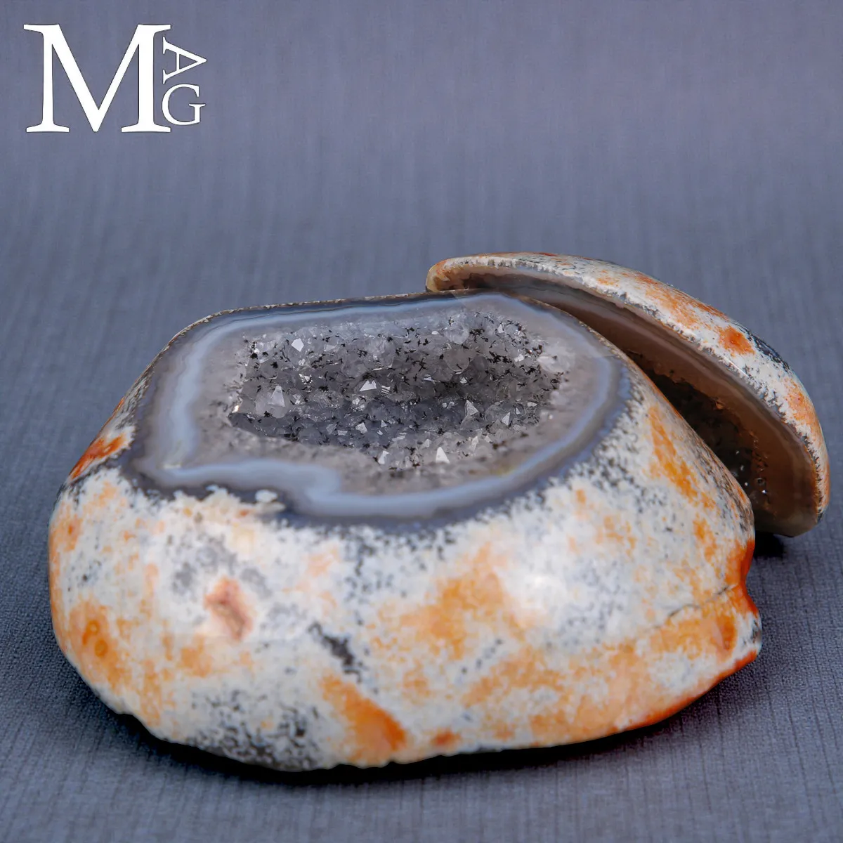 Geode di Agata Blu - Cristalli di Quarzo