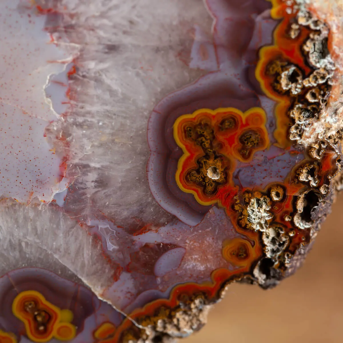 Geode Agata Rossa su base Decorativa