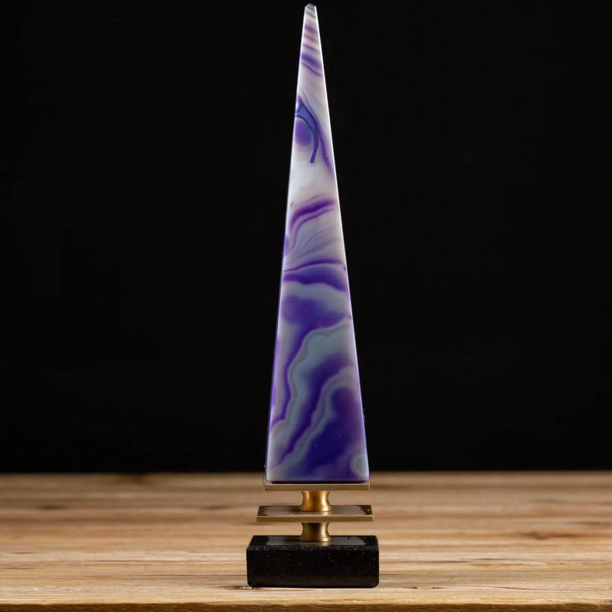 Obelisco Agata Viola su Base di Marmo