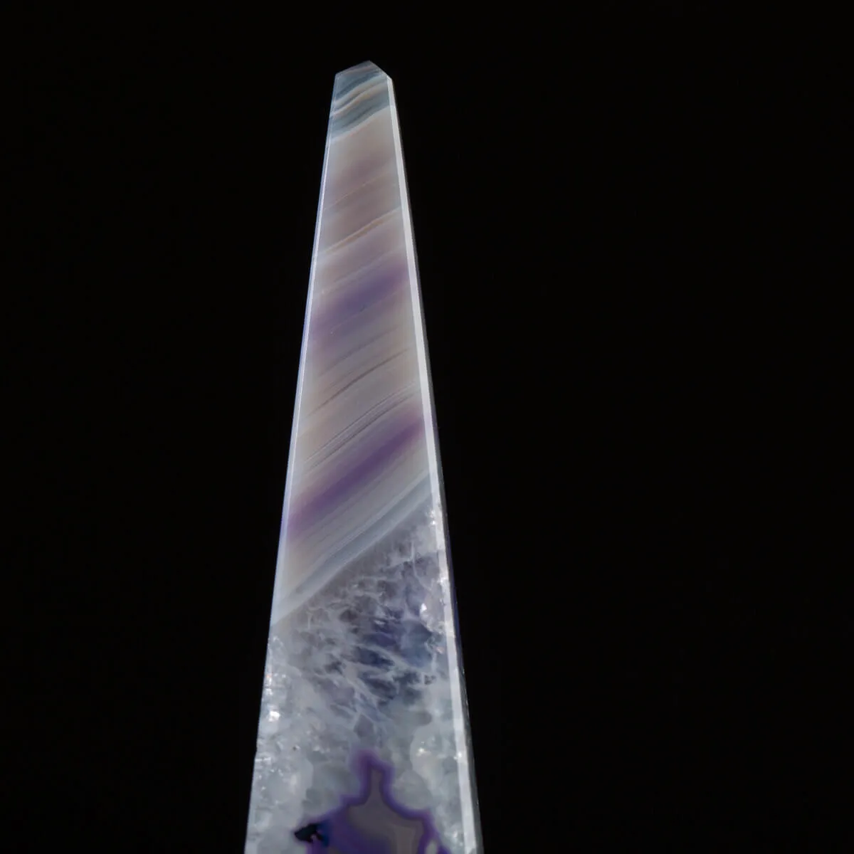 Obelisco Agata Viola su Base di Marmo