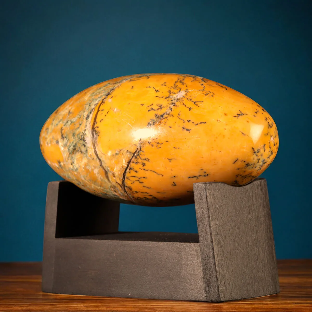 Shiva Lingam in Opale Dendritico – Simbolo di Connessione con la Terra.
