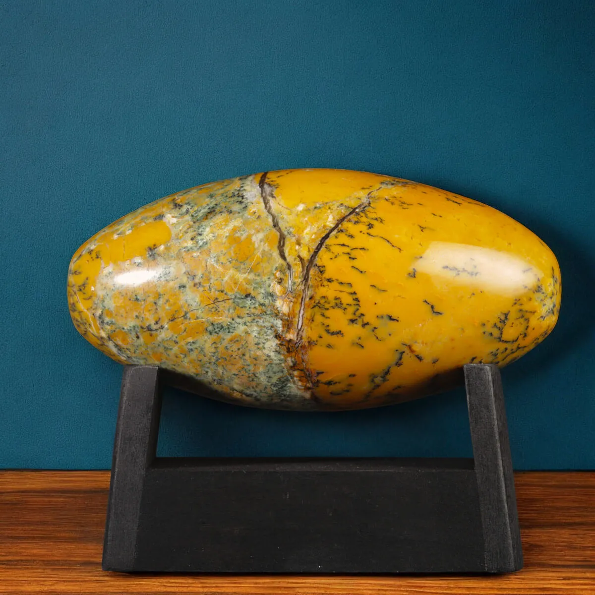 Shiva Lingam in Opale Dendritico – Simbolo di Connessione con la Terra.