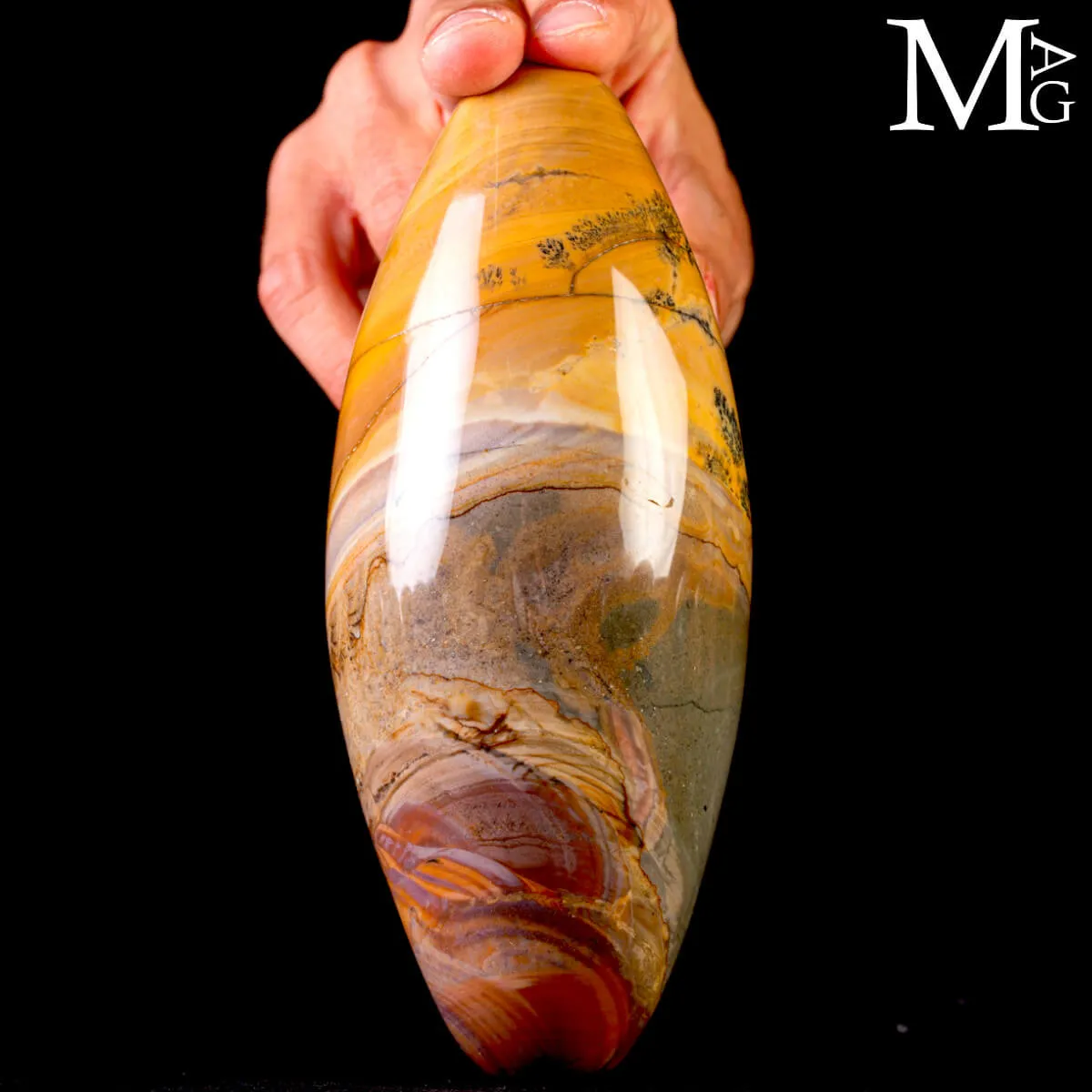 Shiva Lingam in Agata Dendritica.