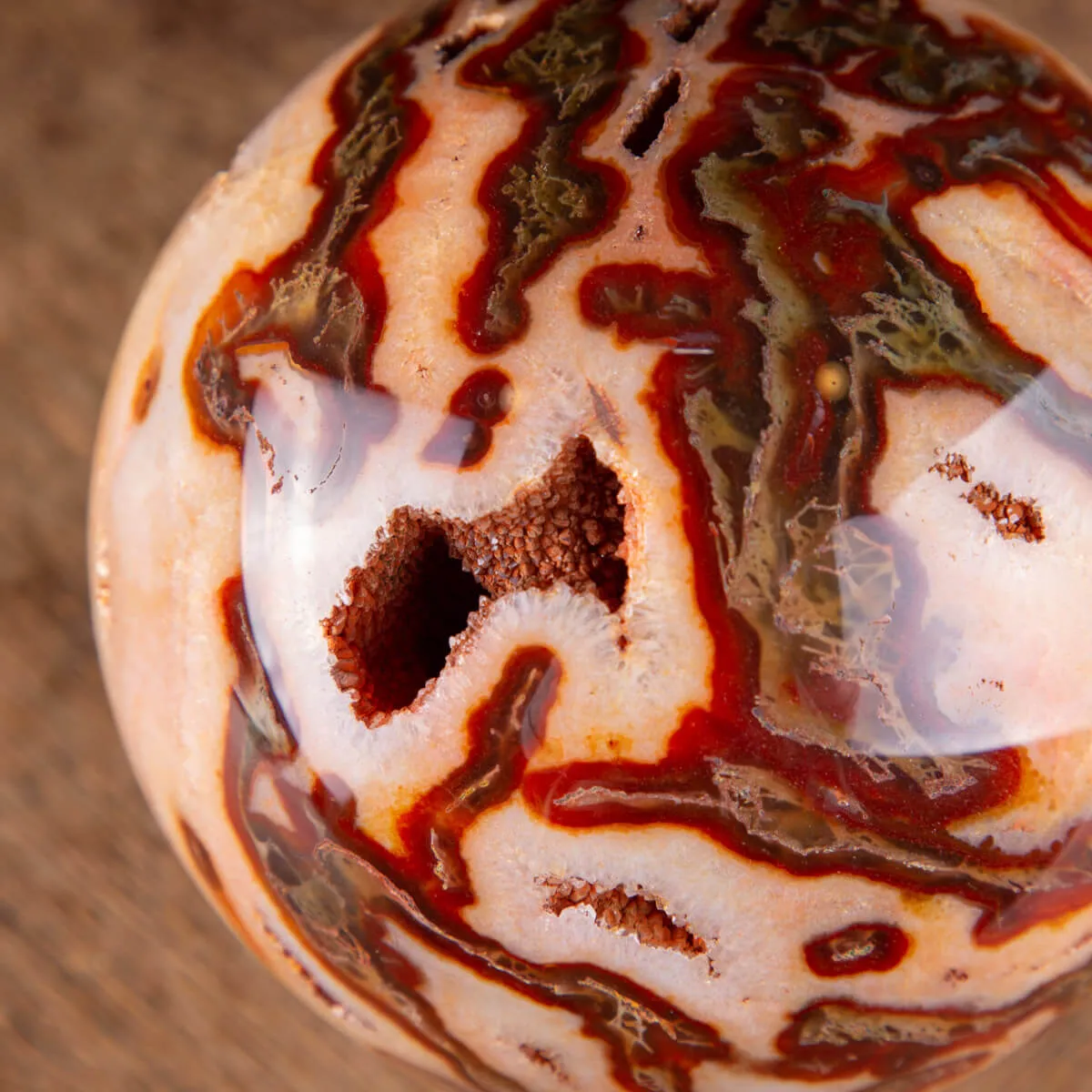 Rara Sfera di Agata Muschiata rossa